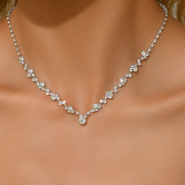 Colar de Noiva Elegante com Pedrinhas