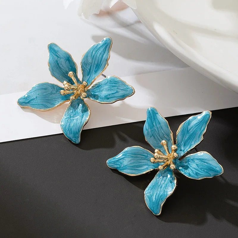 Brincos de Pressão Marcantes de Verão em Esmalte com Flor