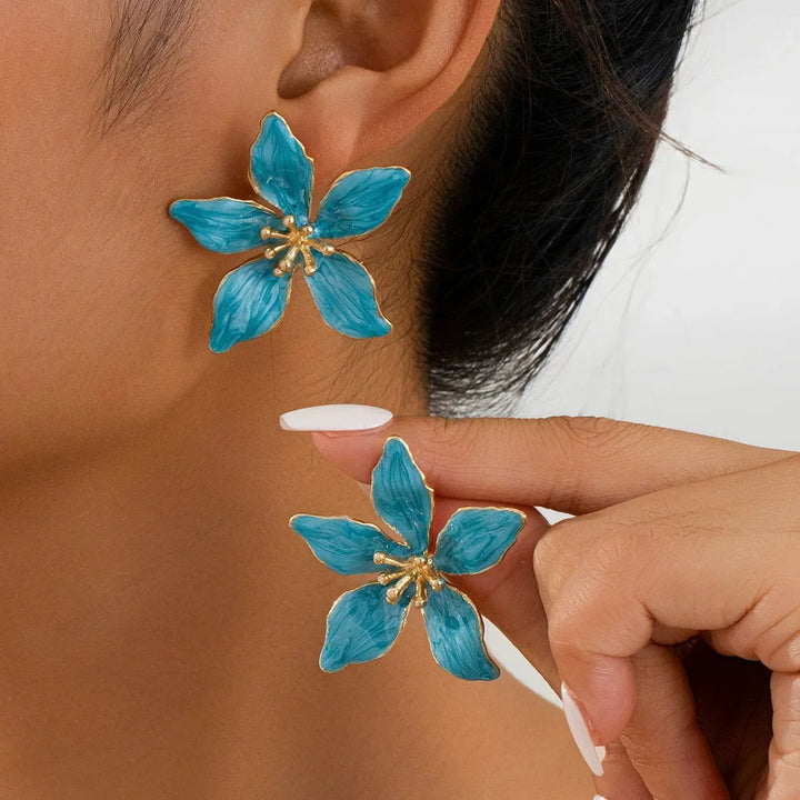 Brincos de Pressão Marcantes de Verão em Esmalte com Flor