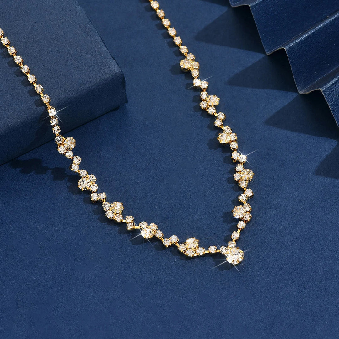 Colar de Noiva Elegante com Pedrinhas