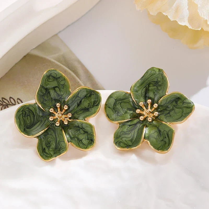 Brincos de Pressão Vintage com Flor de Esmalte Verde