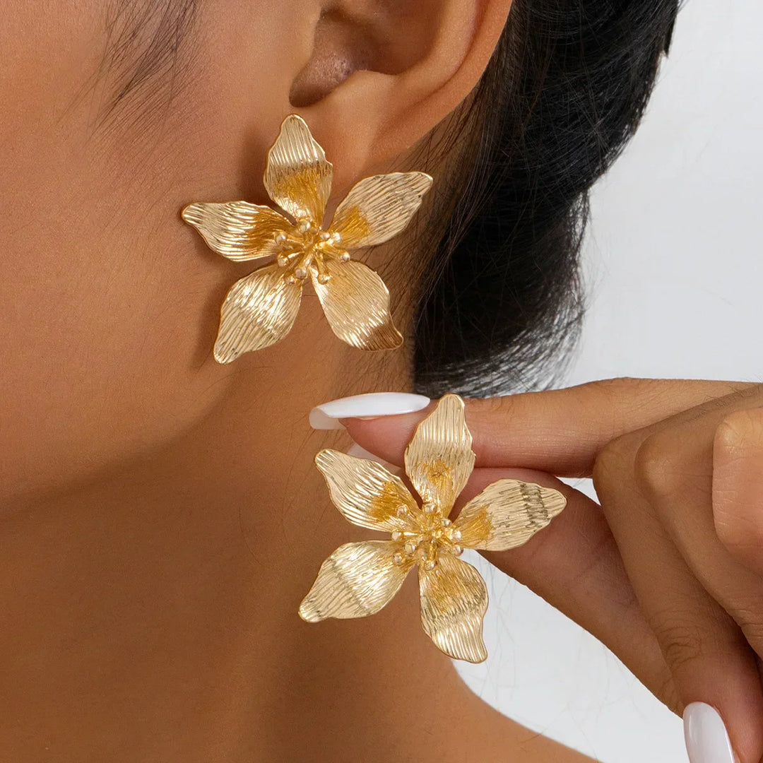 Brincos de Pressão Marcantes de Verão em Esmalte com Flor