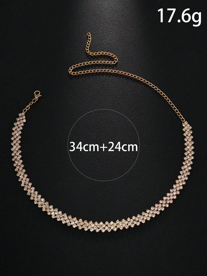 Colar Elegante com Pedrinhas em Forma de Gola