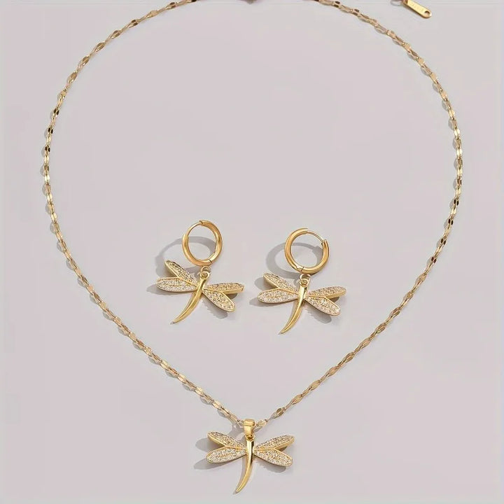 Colar Dourado com Libélula e Brincos Grátis