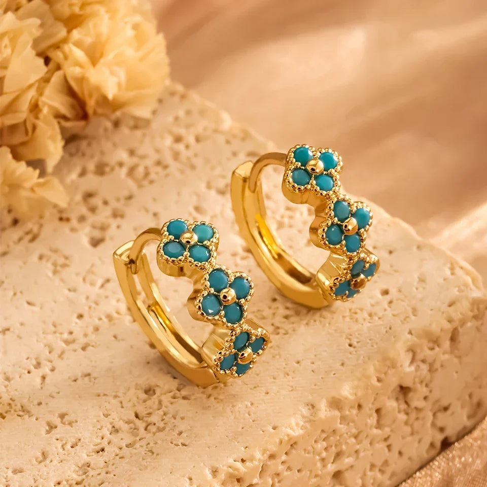 Argolas Elegantes com Flor Azul-Turquesa