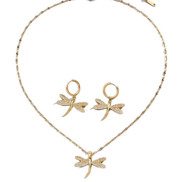 Colar Dourado com Libélula e Brincos Grátis