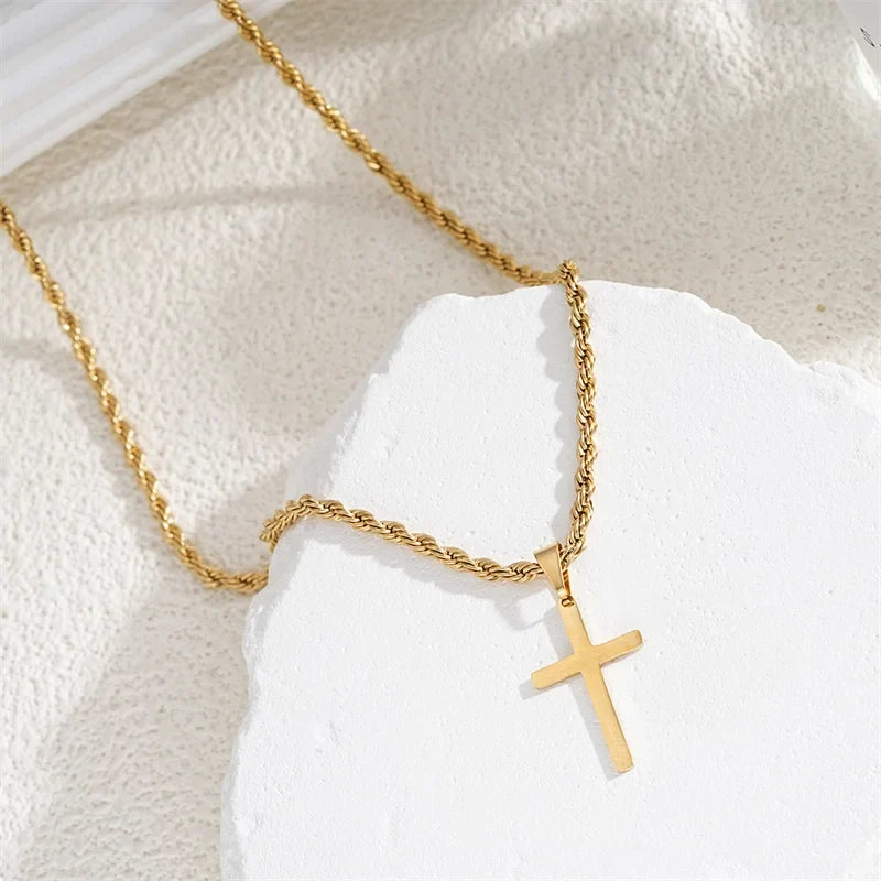 Colar Unissexo Dourado com Cruz
