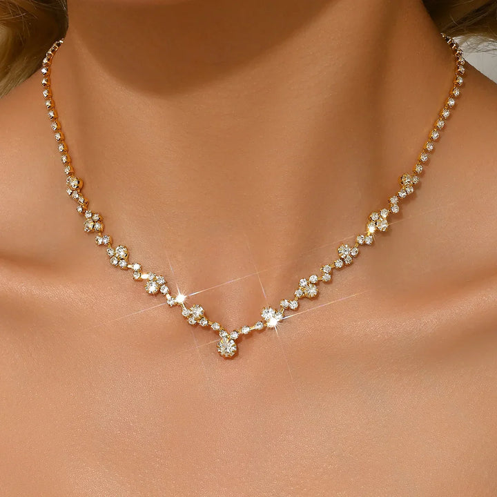 Colar de Noiva Elegante com Pedrinhas