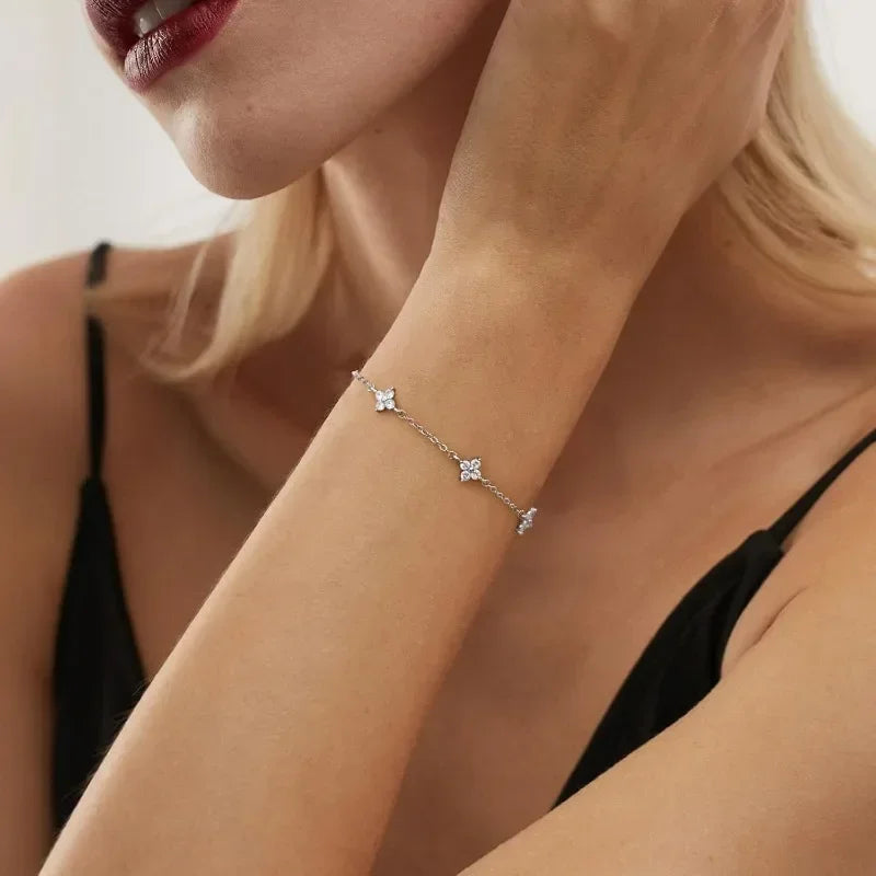 Pulseira com Borboleta e Cristais