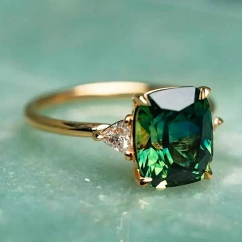 Anel Elegante de Esmeralda Quadrada