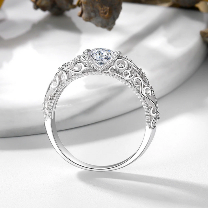 Anel Elegante em Prata 925