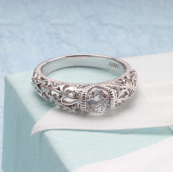 Anel Elegante em Prata 925
