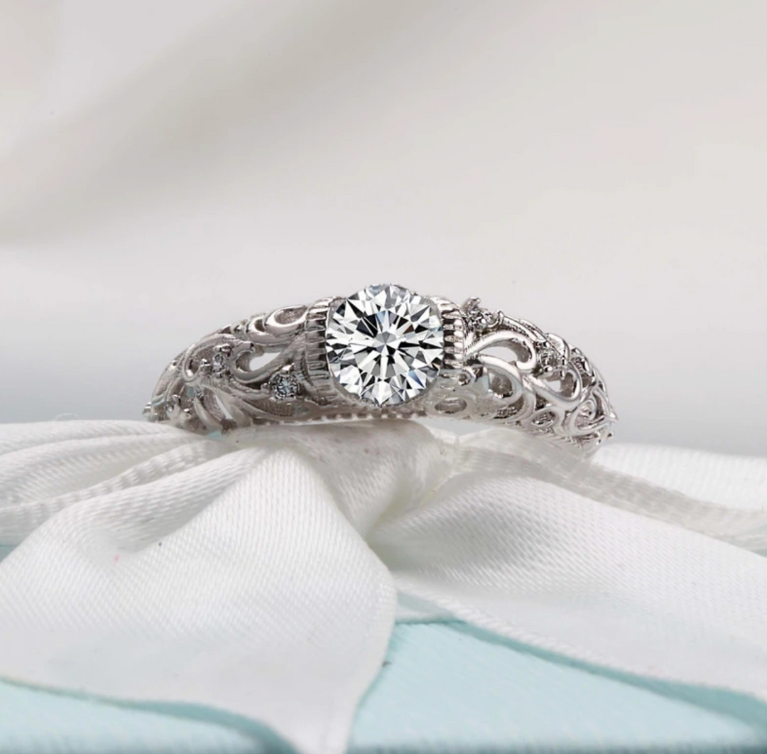 Anel Elegante em Prata 925