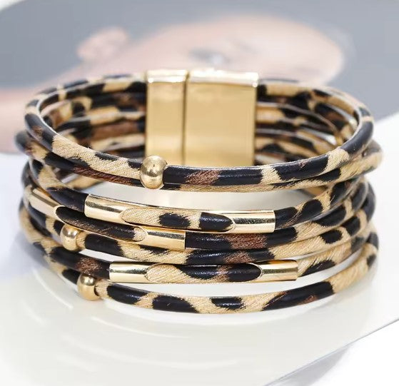 Pulseira Envolvente Larga de Várias Camadas