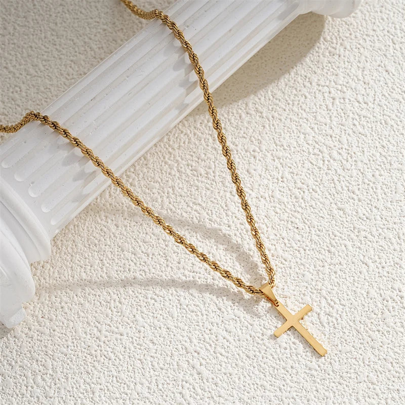Colar Unissexo Dourado com Cruz