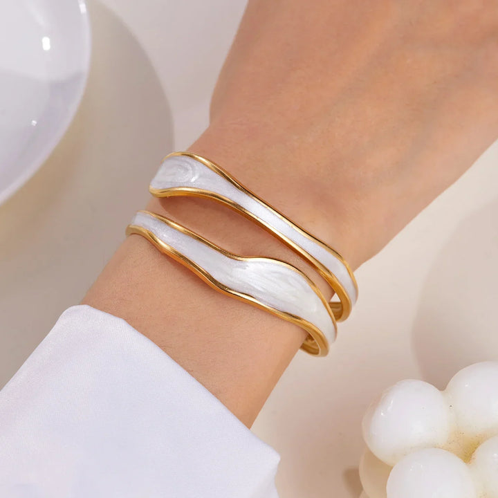 Pulseira Aberta Vintage Branca em Aço Inoxidável
