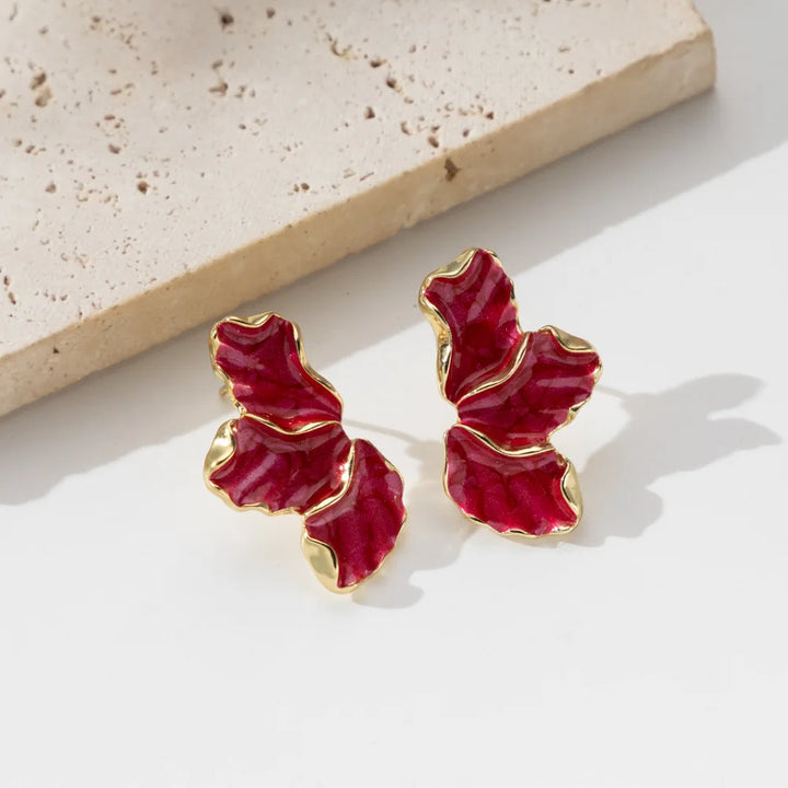 Brincos de Pressão Elegantes em Esmalte com Flor
