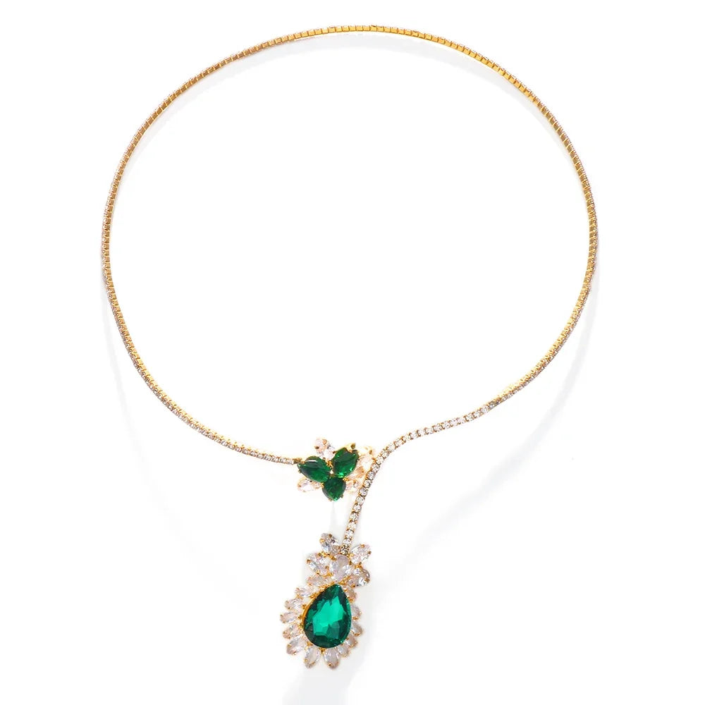 Colar Vintage com Flor de Esmeralda