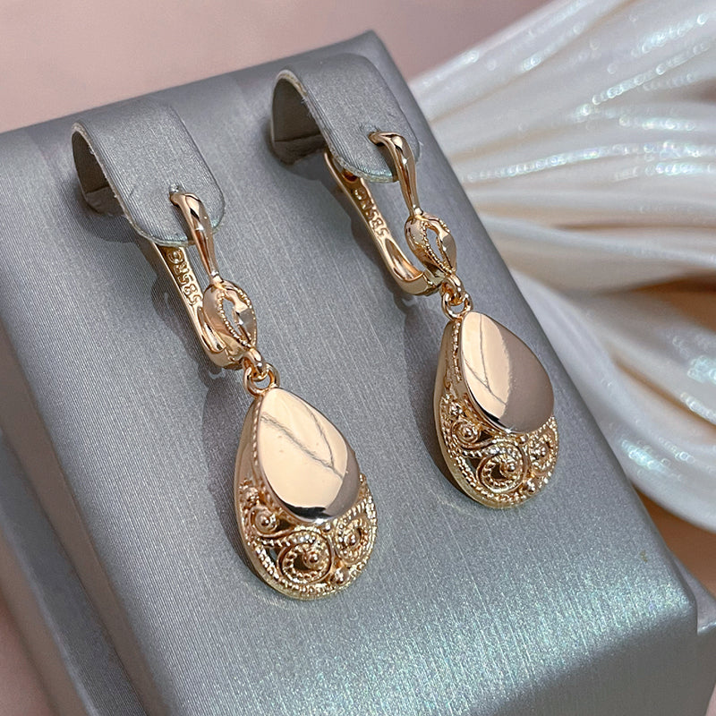 Brincos Pendentes Dourados Elegantes