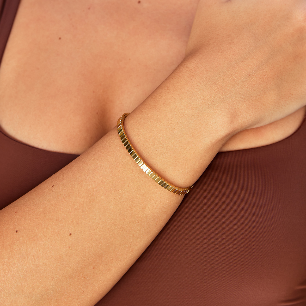 Bracelete Rígida Dourada Tara