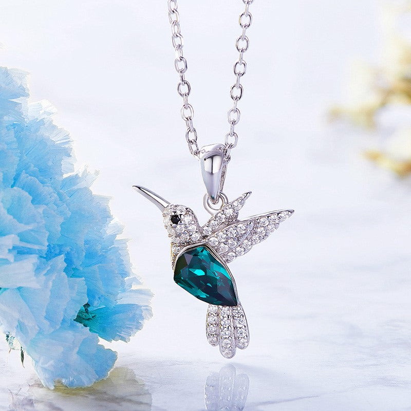 Colar Brilhante com Colibri e Zircónias