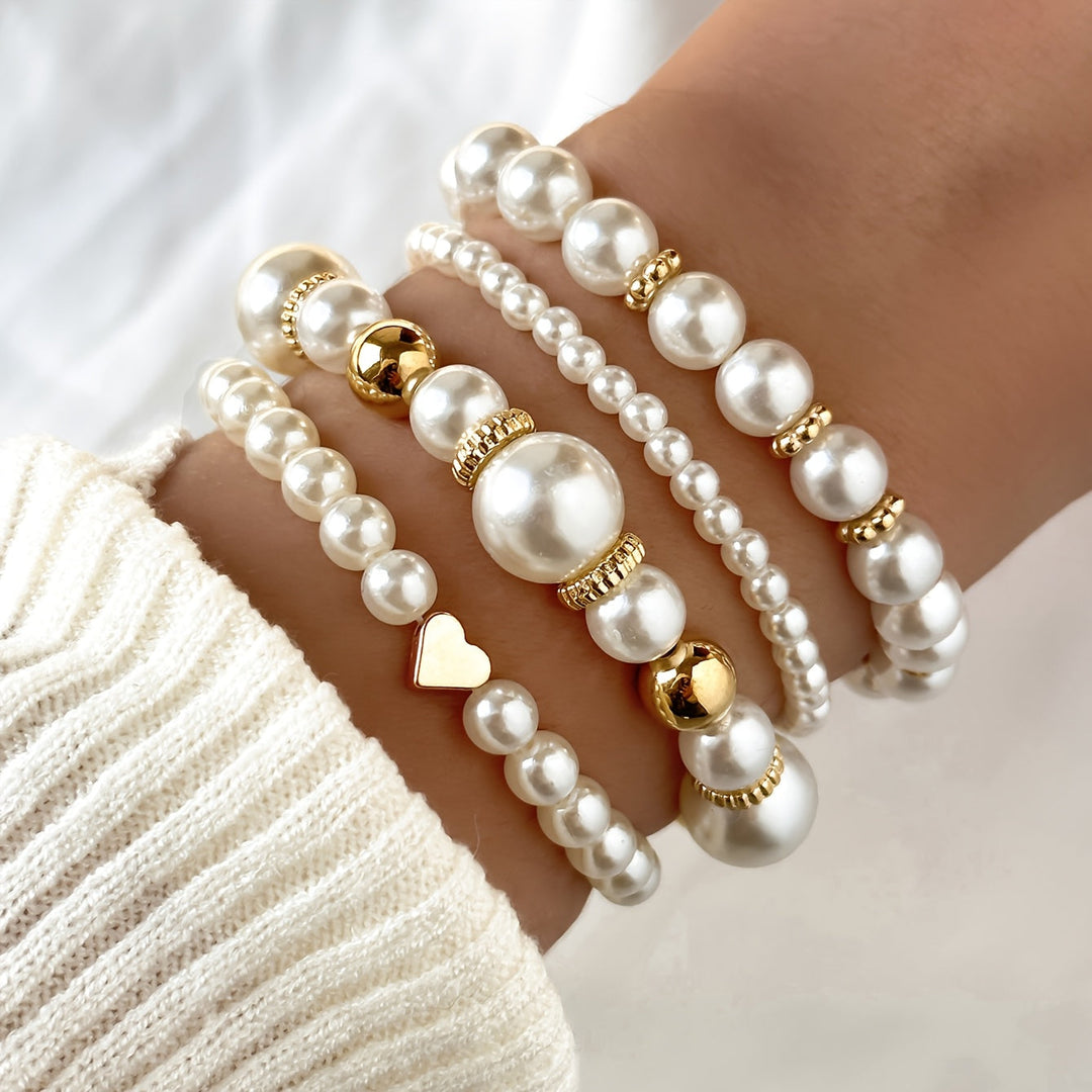 Conjunto Elegante de Pulseiras de Pérolas com Coração