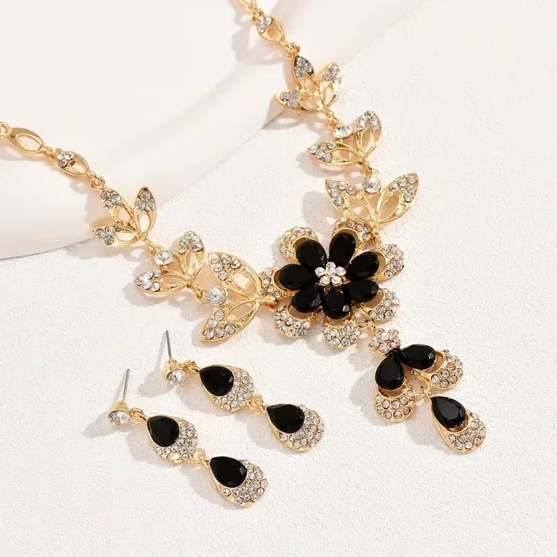 Conjunto de Joias com Flor Preta e Borla