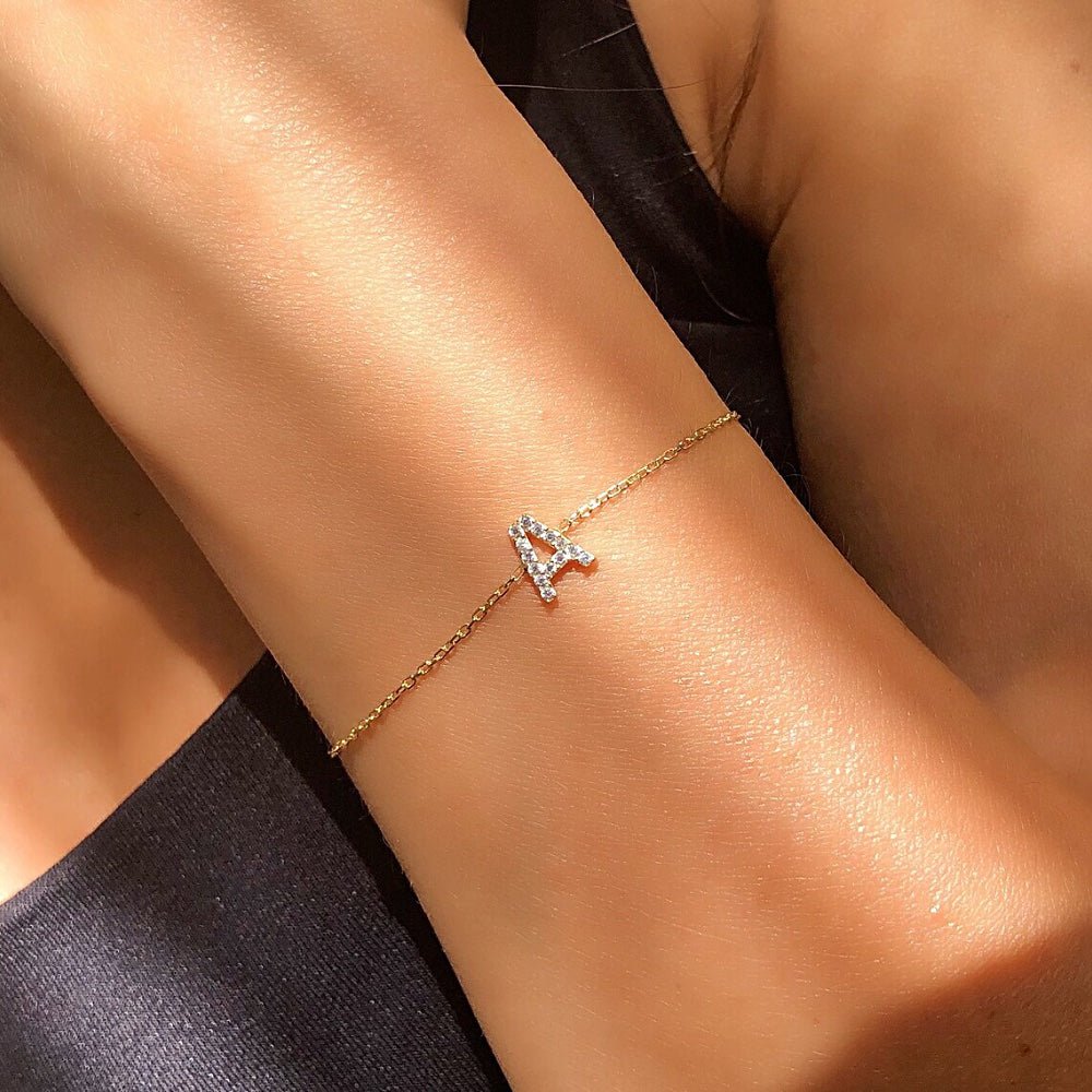 Pulseira de Corrente Delicada com Inicial