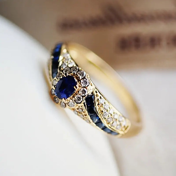 Anel Dourado Elegante Oceano