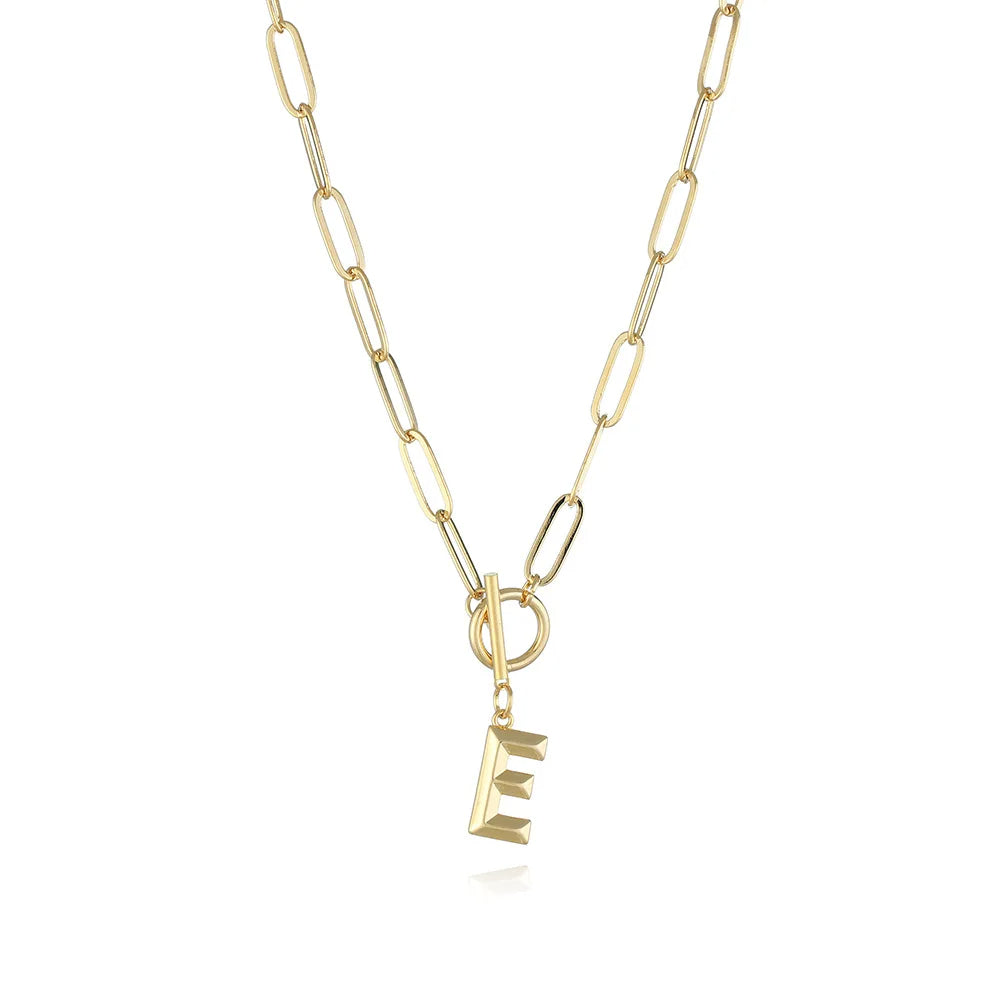 Colar com Inicial A–Z e Corrente Paperclip