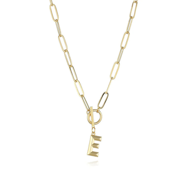 Colar com Inicial A–Z e Corrente Paperclip