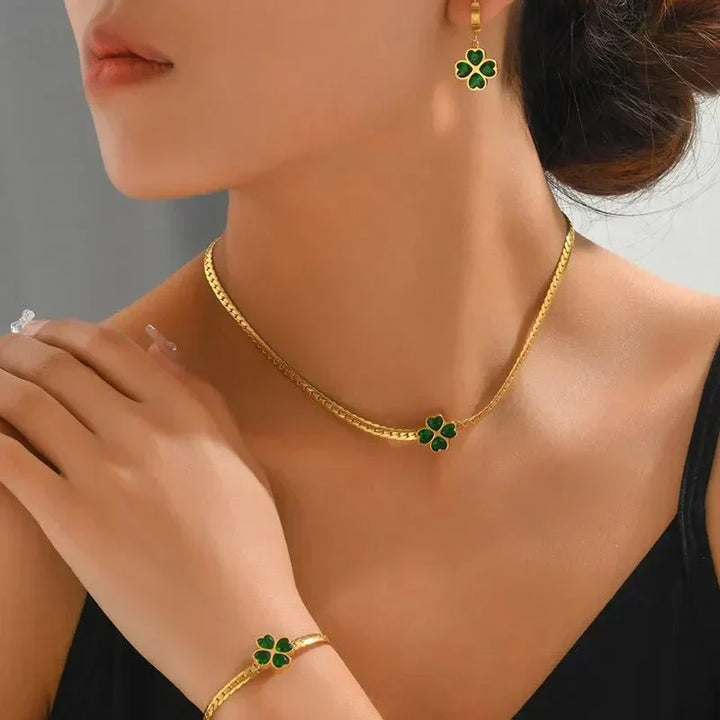 Conjunto de Colar, Pulseira e Brincos com Trevo de Quatro Folhas de Esmeralda