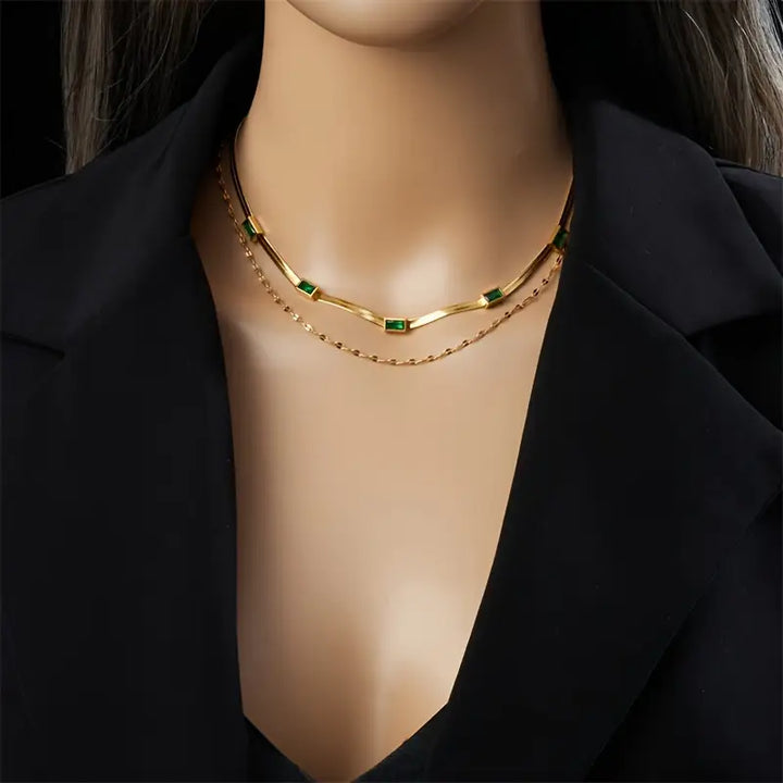 Colar Retro Dourado de Duas Camadas Sorella com Pedra Preciosa