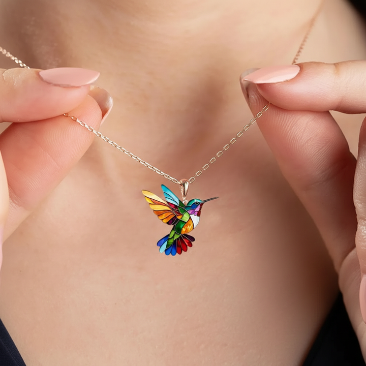 Colar Arco-Íris com Colibri "A Alegria Levanta Voo"