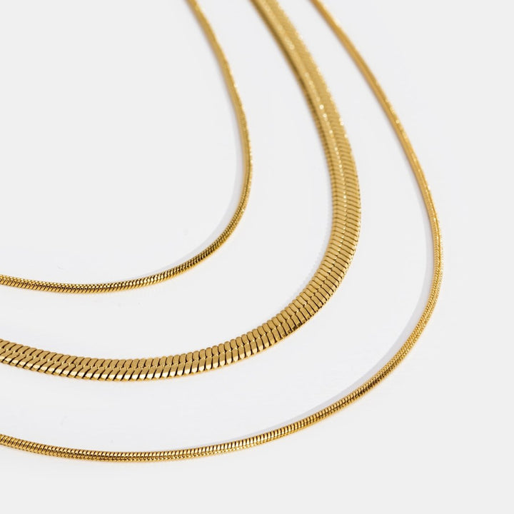 Colar Dourado Multicamadas