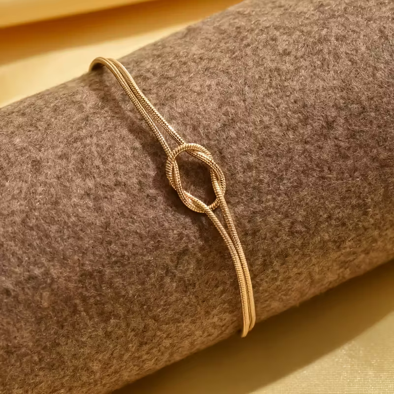 Pulseira de Corrente com Nós Torcidos