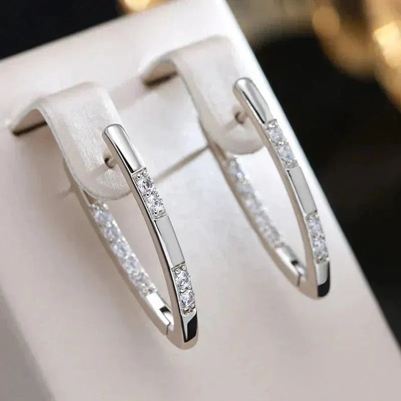 Brincos Elegantes com Zircónias em Dourado