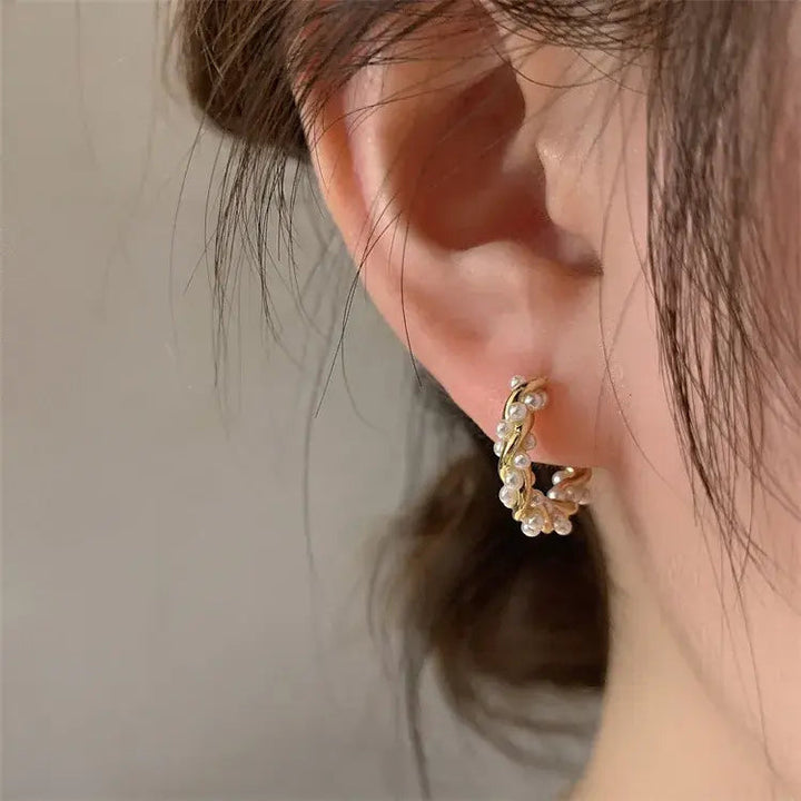 Brincos de Pérola Redondos Elegantes com Embutido