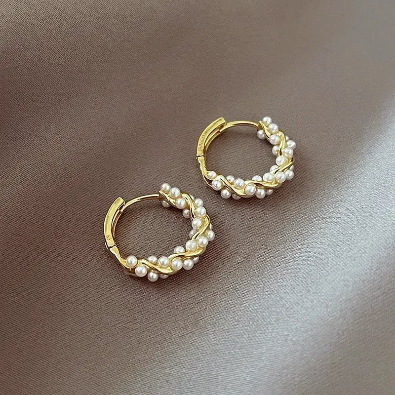 Brincos de Pérola Redondos Elegantes com Embutido