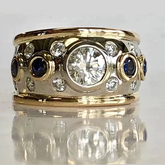 Anel Vintage Dourado com Zircónias Engastadas