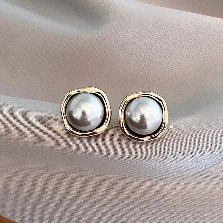 Brincos Elegantes com Pérola Negra