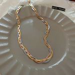 Colar Elegante Dourado e Prateado