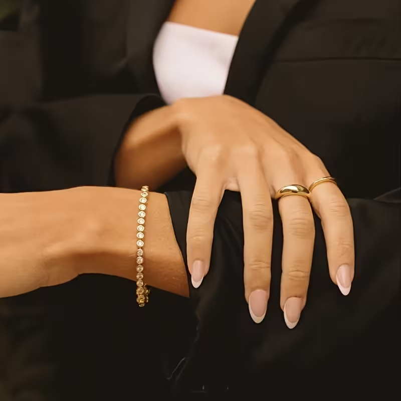 Pulseira Dourada com Cristais Redondos