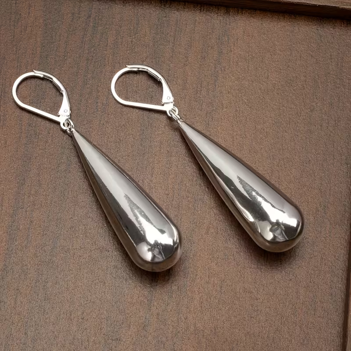 Brincos Pendentes Dourados em Forma de Lágrima