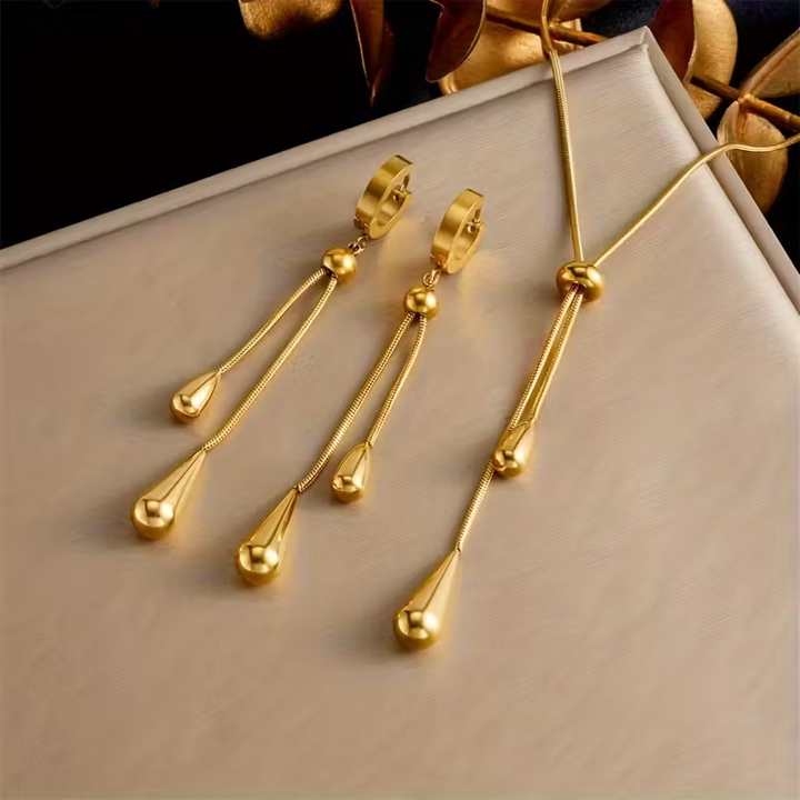 Conjunto Dourado de Joias Pendentes