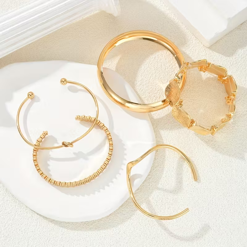 Conjunto Versátil de Pulseiras Douradas Boho