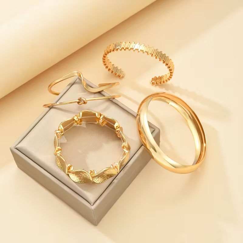 Conjunto Versátil de Pulseiras Douradas Boho