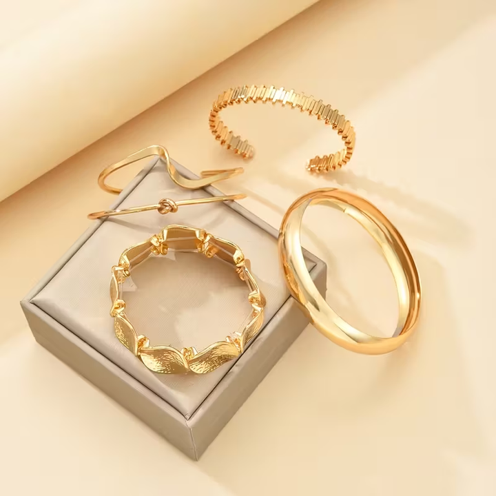 Conjunto Versátil de Pulseiras Douradas Boho