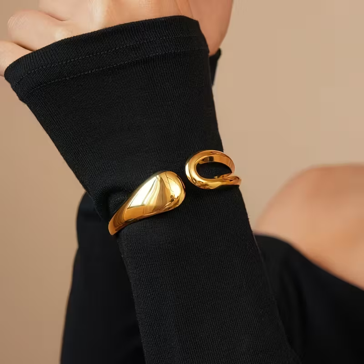 Pulseira Ajustável com Gota Oca