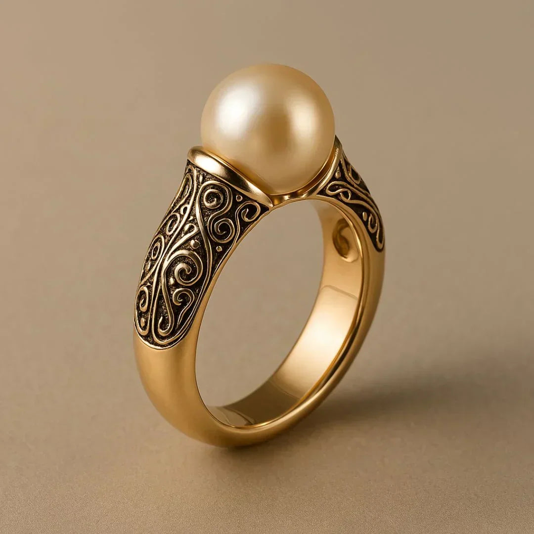Anel Vintage Dourado com Pérola